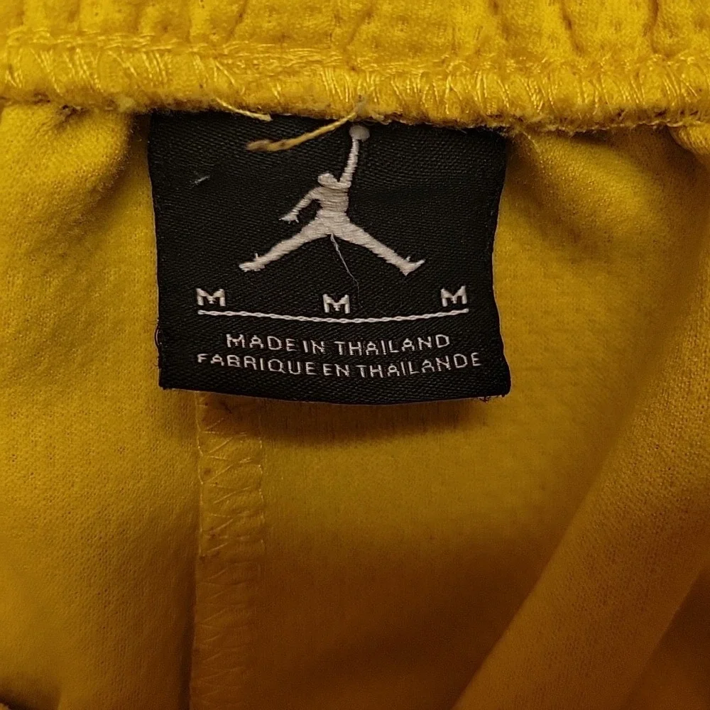 Jordan Basketball Shorts Mens Medium Yellow Athletic Mesh Gym Training